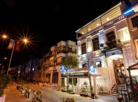 Hotel Karacam, hotel cerca de Buyukdeniz, Foça