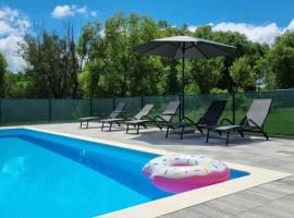 Boutique Apartments Nikola Tesla, hotel with pools in Rakovica