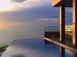 Golden Tulip Essential Belitung, hotel v destinaci Tanjung Pandan