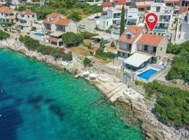 4 Bedroom Cozy Home In Razanj