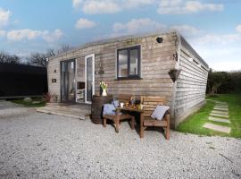 Wheal Rose -Beautifully Fitted Lodge Helston Cornwall, hotel with jacuzzis in Helston