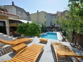 Villa Vlade- from pool to the beach in one minute, apartmán v destinaci Jesenice