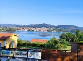 Casa Salinas do Ullo con piscina, budgethotel i Vilaboa