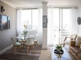 Modern, trendy and comfortable 2 bedroom apartment in Cape Town
