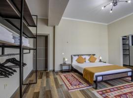 VIP Коттеджи My Hotel: Karakol şehrinde bir kulübe