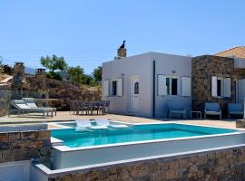 Crete Garden Guesthouse, guest house in Agios Nikolaos