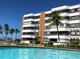 Village pé na areia com limpeza, hotel di Lauro de Freitas