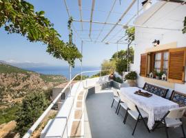 Myrtia Vacation Home, villa í Karpathos