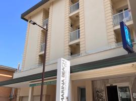 Marina Beach Aparthotel – hotel w dzielnicy Viserba w Rimini