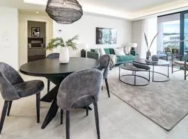 INF42M- Modern city apartment, families only