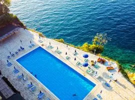Villa Amos at Aquamarine Residence