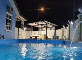 Rest n Splash by Home Stay Cikgu D'Inapan Kijang, hotel med pool i Alor Setar