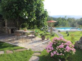 Holiday Home Villa Mavrici, hotel en Buzet