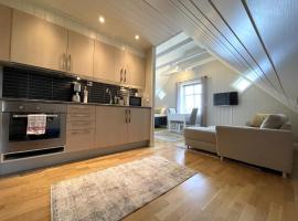 Presttind - Studio apartment with free parking, hotel in Narvik