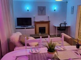 2Bed Bungalow House, Speedwell, Bristol, UK, sleeps up to 6 guests