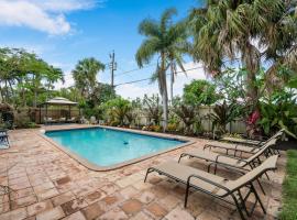Chic Coastal - Heated Pool per request, Near PGA & Everything!，棕櫚灘花園的飯店