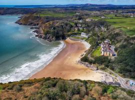 Caswell Beach Chalet 70 located in Gower Peninsula, hotel in zona Caswell Bay, Swansea