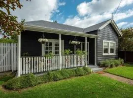 'Mudgee Maison' A Charming Vintage Country Escape