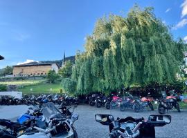 Hotel Marienhof, hotel em Fliess