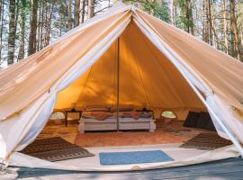 Natur Camp Glamping Birštonas, luxury tent in Birštonas