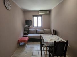 Apartment Katarina, hotell i Dobrota