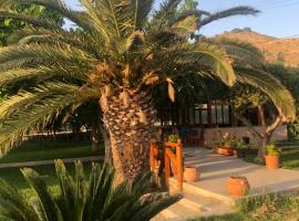 Gregory's Village, готель у місті Платі