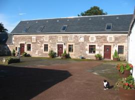 Corehouse Farm Cottages - Dairy, Granary & Sawmill, hotel blizu znamenitosti Happendon Services M74, Lanark