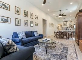 Renovated Historic 4BR House Near Magazine St & Uptown, apartment in New Orleans