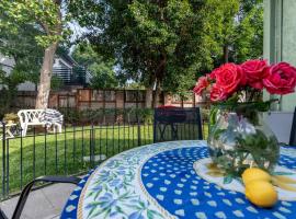 Persimmon Cottage, vacation home in Burbank