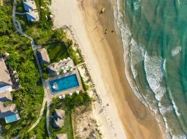 Crown Retreat Quy Nhon Resort، فندق في كوي نون