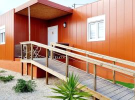 Family Surf Home - Bungalow 5, bungalov v destinaci Ribamar