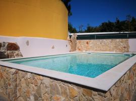 Feather House, hotel with parking in São Bartolomeu