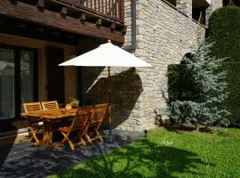 Err Cotzé Ski Lift 근처 호텔 Apartamento con jardín en la Cerdanya