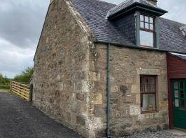 Quirky Highland Cottage with Stunning Views, villa i Wester Fearn