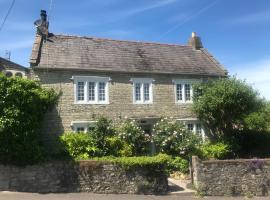 Quintessential Cottage near Bath, Grade 2 Listed., vacation home in Paulton