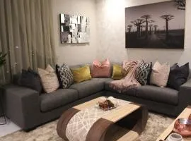Menlyn Maine High Rise 1-Bedroom Luxury Apartment
