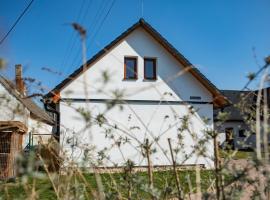 Apartmán Dvorce, hotel económico em Stráž nad Nežárkou