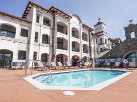 La Quinta Inn & Suites by Wyndham Santa Cruz, hotel i Santa Cruz