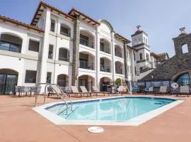 La Quinta Inn & Suites by Wyndham Santa Cruz