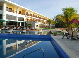 Playa Tortuga Hotel and Beach Resort, hotel in Bocas Town