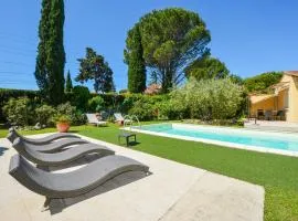 Awesome Home In Cabannes With 2 Bedrooms, Wifi And Outdoor Swimming Pool