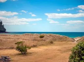 Surf Beach Views - Whangamata Holiday Home