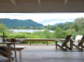 Viesnīca Lake View Okareka - Lake Okareka Holiday Home pilsētā Lake Tarawera