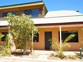 Ningaloo Breeze Villa 3, cottage in Exmouth