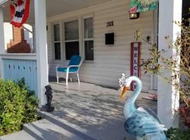 CHERRY STREET LUXURY- SHOPPING-DINING-BY DOWNTOWN AND HOSPITALs、タルサのヴィラ