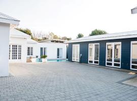 Serenity Living: Willows şehrinde bir otel