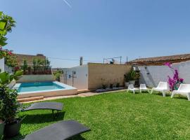 YourHouse Casa Llubi, air conditioned town house in Majorca north, hotel v destinaci Llubí
