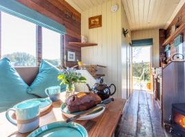 The Hoot Romantic Glamping, camping en Southwick