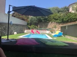 Villa avec piscine privée nimes, vacation home in Nîmes