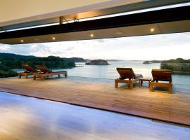 Oke Beach House - Rawhiti Luxury, hotel v destinaci Rawhiti